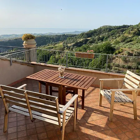 Slow Holidays In Calabria Tradizioni Eno-gastonomia Tra Borgo E Mare *