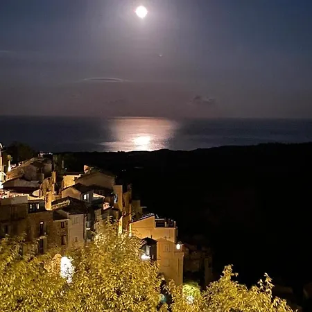 Slow Holidays In Calabria Tradizioni Eno-gastonomia Tra Borgo E Mare Appartement Badolato Marina