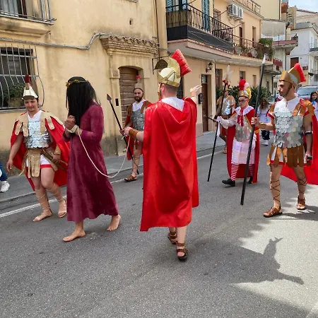 Slow Holidays In Calabria Tradizioni Eno-gastonomia Tra Borgo E Mare * Badolato Marina
