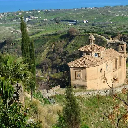 Slow Holidays In Calabria Tradizioni Eno-gastonomia Tra Borgo E Mare * Badolato Marina